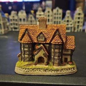Shirehall By David Winter Charming Miniature Tudor House